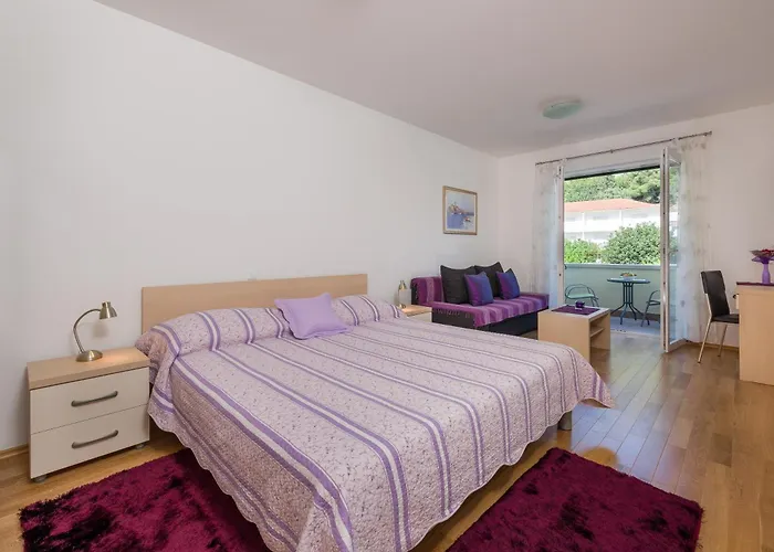 With Swimming Pool Hvar - 22431 * 赫瓦尔